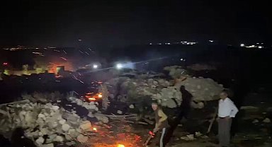 Otluk alanda çıkan yangın saman balyalarına sıçradı