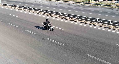 Otobüs fiyatları fazla geldi, motoruyla günlük 270 kilometre yol yapıyor