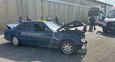 Otomobil ile kamyon çarpıştı: 5 yaralı