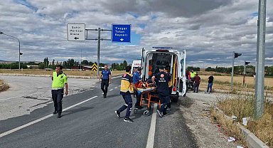 Otomobil ile motosiklet çarpıştı: 2 yaralı