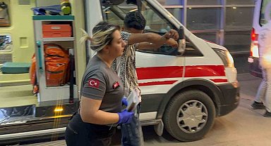 Otomobil park halindeki minibüse çarptı: 1 yaralı