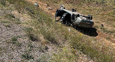 Otomobil şarampole uçtu, 1'i ağır 2 yaralı