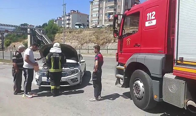 Otomobilden yükselen dumanlar paniğe neden oldu