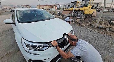 Otomobilin motor bölmesine giren yavru kedi 3 şehir gezdi