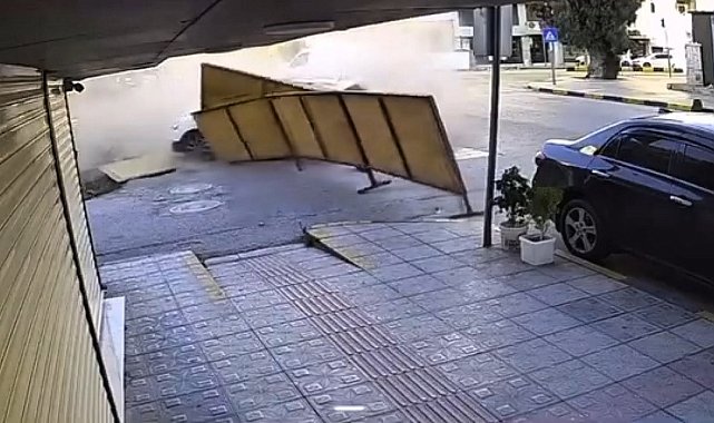 Otomobille çarpışan cip önüne ne geldiyse yıktı