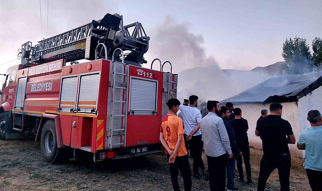 Özalp'te yangın maddi hasara yol açtı