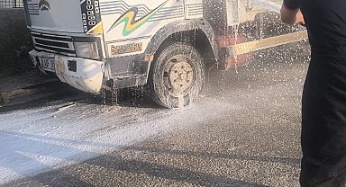 Park halindeyken yanmaya başlayan kamyonet kısa sürede söndürüldü