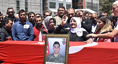 Pençe-Kilit şehidi son yolculuğuna uğurlandı