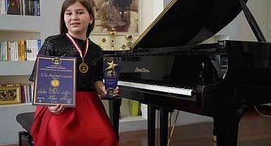 Piyanonun genç yeteneği Elif, yarışmada birinci oldu