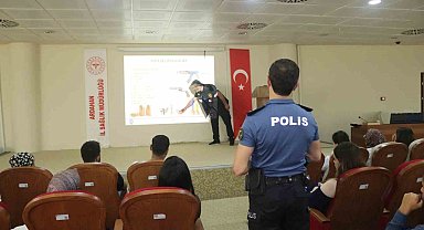Polis, sağlıkçılara eğitim verdi