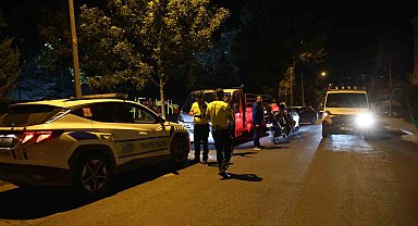 Polisin 'dur' ihtarına uymayan sürücü önce aracıyla, sonra yaya olarak kaçtı