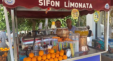 Portakal arabası 80 yıldır Eskişehir sokaklarında