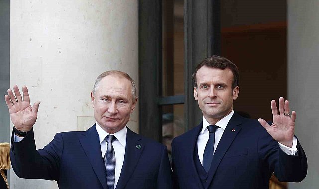 Putin ile Fransız mevkidaşı Macron arasında yaklaşık 3 yılın ardından ilk görüşme