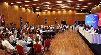 "Gülüp geçiyorum. Kamu ve vatandaşımızın menfaati dışında hiç bir işe imza atmadık. Biz ne yaptığımızı biliyoruz"