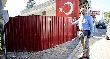 "Tapulu arazim" dedi, sokağın girişini kapattı