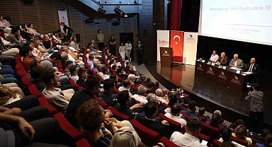 "Zaferin Adı Türkiye" programı yoğun katılımla gerçekleştirildi