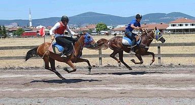 Rahvan at yarışı nefesleri kesti
