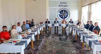 Rektör Emiroğlu, bölgenin sosyal, kültürel ve ekonomik dokusuna uygun çözümler üretmek istiyoruz