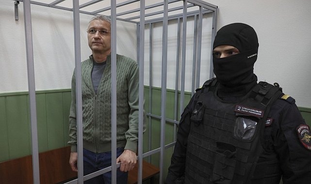 Rusya'da eski Savunma Bakan Yardımcısı İvanov'a yolsuzluktan 13 yıl hapis cezası