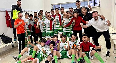 Sahaları olmadan depremzede sporculardan 5'i bir yerde şampiyonluk