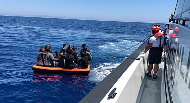 Sahil Güvenlik, geri itilen 24 göçmeni kurtardı