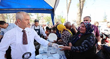 Şahinbey Belediyesi aşure geleneğini sürdürüyor