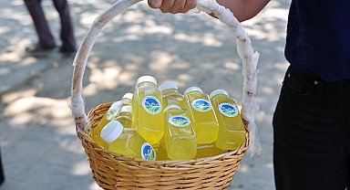 Sakarya ikramlarla serinletti