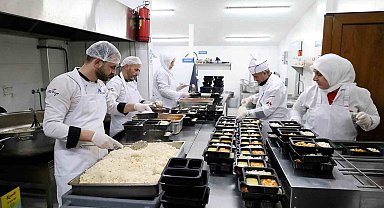 Sakarya'da yüzlere tebessüm olan en lezzetli yemekler bu kazanda pişiyor