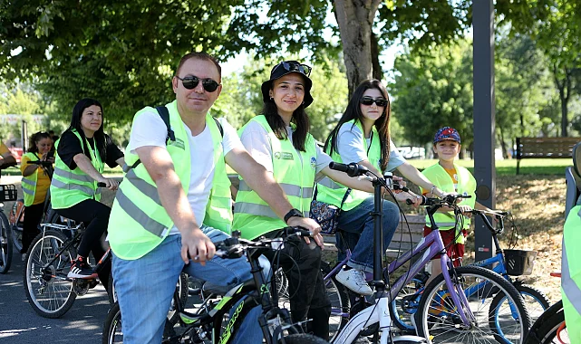 Sakarya'da aileler birlikte pedal çevirdi