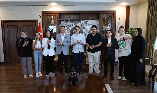 Şampiyonlardan Çekmeköy Belediye Başkanı'na ziyaret