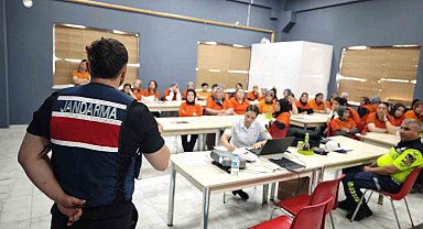 Sanayi işletmesi çalışanları jandarma ekiplerince bilgilendirildi