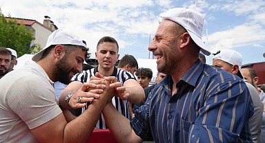 Sanayide usta, kalfa ve çıraklar bileklerini konuşturdu