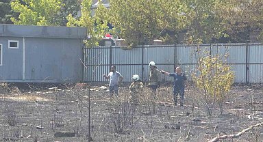 Sancaktepe'de park halindeki kamyon alev alev yandı