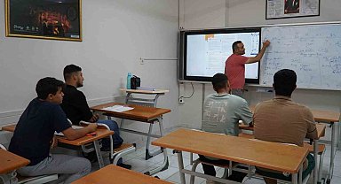 Şanlıurfa'da üniversite adaylarına destek kursu başladı