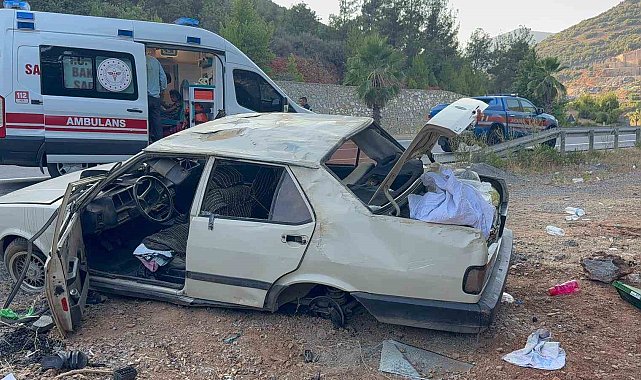 Savrulan Tofaş araç takla attı: 2'si çocuk 5 yaralı