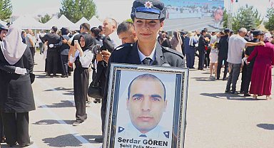 Şehit babasının izinden gitti, o da bugün mezun oldu