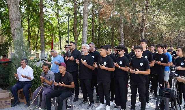 Şehit Ömer Halisdemir kabri başında anıldı