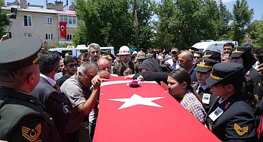 Şehit Uzman Çavuş Enver Yaman son yolculuğuna uğurlandı