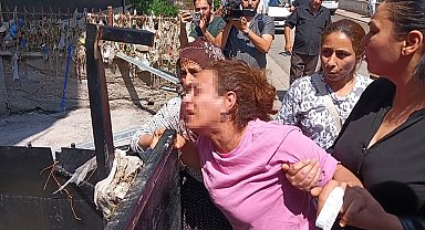 Sel nedeniyle evinde çocuğuyla mahsur kalan kadın sinir krizi geçirdi: "Camlar patladı, içeriyi su bastı"