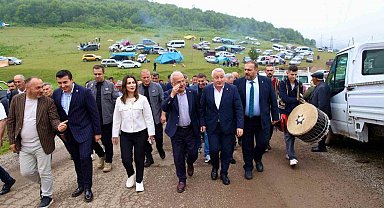 Şenlikte Başkan Güler'e sevgi seli