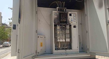 Sıcağa dayanamayan trafo alev aldı