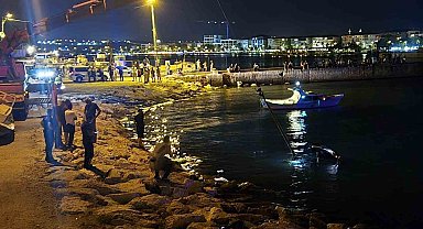 Silivri'de park halindeki araç denize uçtu