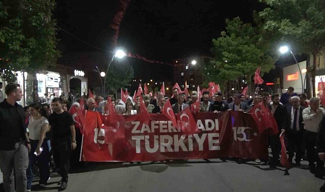Şırnak'ta demokrasi nöbetine yoğun katılım