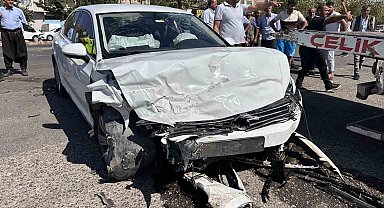 Siverek'te iki otomobil kafa kafaya çarpıştı: 1 ölü, 4 yaralı