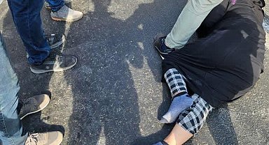 Siverek'te yolun karşı tarafına geçmeye çalışan kadına otomobil çarptı