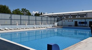 Söğüt'te yüzme havuzu hizmete açıldı