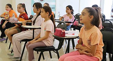 Söke Belediyesi'nin Yaz Okulu'nda bin 200 öğrenci kurslara katılıyor