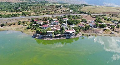 Suların yükselmesiyle yarımadaya dönüşen köy, eşsiz manzaraya büründü