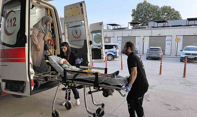 Sürgülü kapının altında kalan çocuk ağır yaralandı