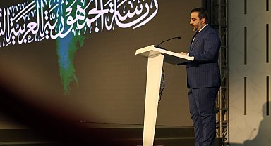 Suriye'de yeni kimlikle törenle tanıtıldı